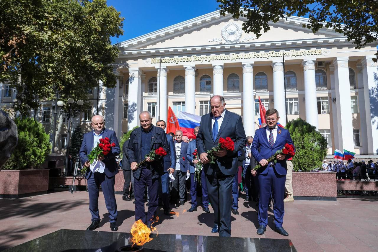 В день празднования Дня города почтили память погибших сотрудников МВД