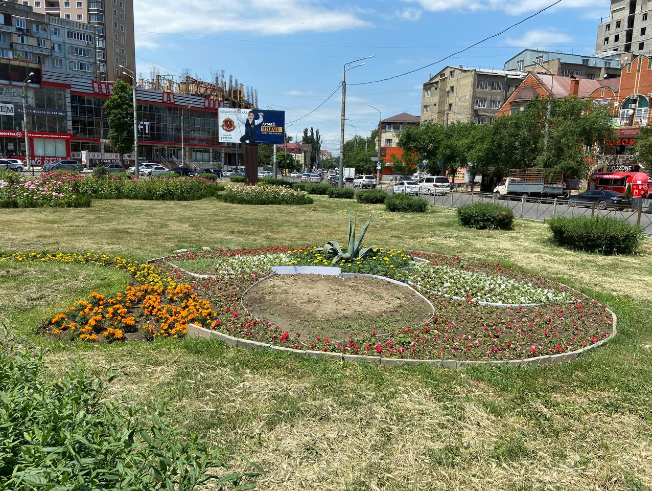 Благоустройство республики. МБУ благоустройство города Махачкалы. Благоустройство территории в Дагестане. Троллейбусное кольцо в Махачкале. МБУ благоустройство Анапа.