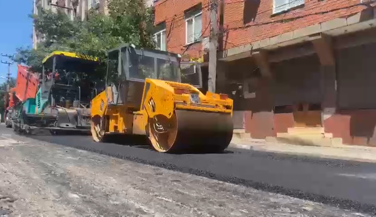 На ул. Даниялова реализуется нацпроект БКД | 13.07.2023 | Новости Махачкалы  - БезФормата