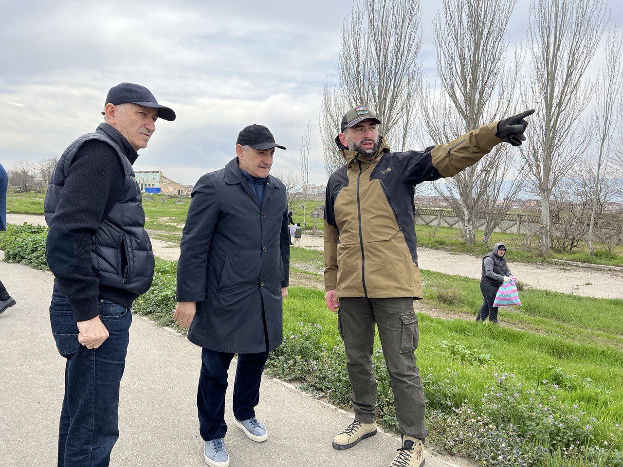 В Махачкале прошёл общегородской субботник | 10.04.2023 | Новости Махачкалы  - БезФормата