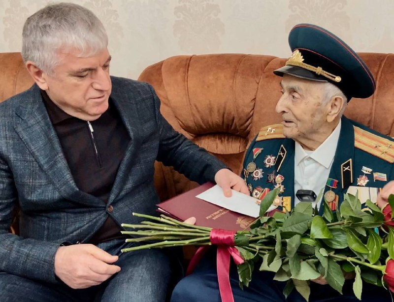 Глава Краснодара поздравил с юбилеем почетного гражданина Виктора Полунина | АиФ-Юг | Дзен